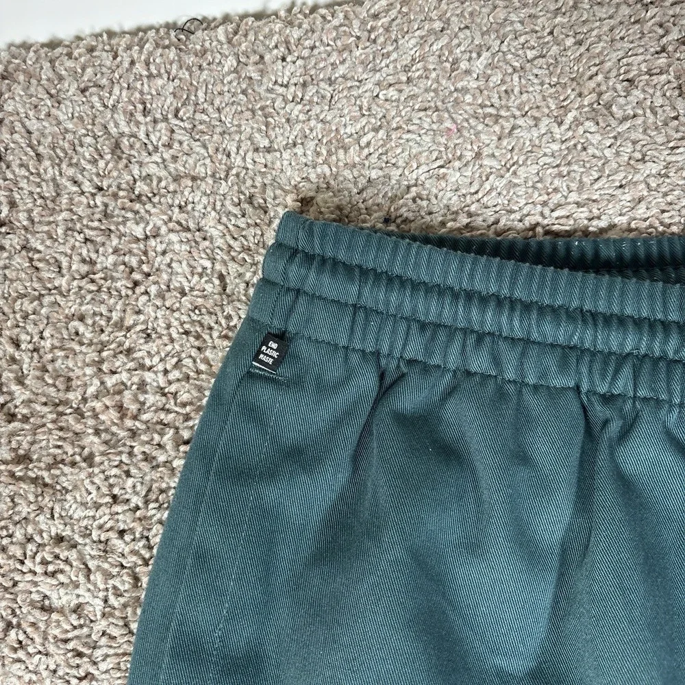 Adidas Originals Graphics Campus Chino Pants‎ Mens Large Mineral Green HN1672